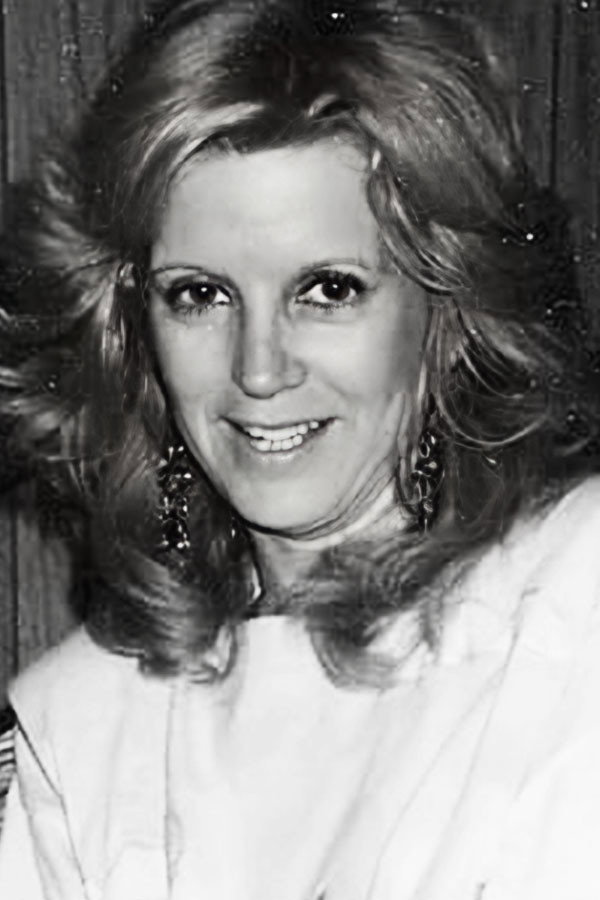 Cristina Tejedor as Isa in Amor gitano