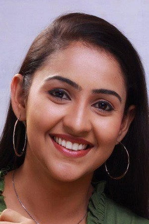 Roopashree as Meenakshi in Duplicate