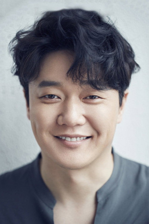 肖央 as Lam Yatlong in Fireflies in the Sun