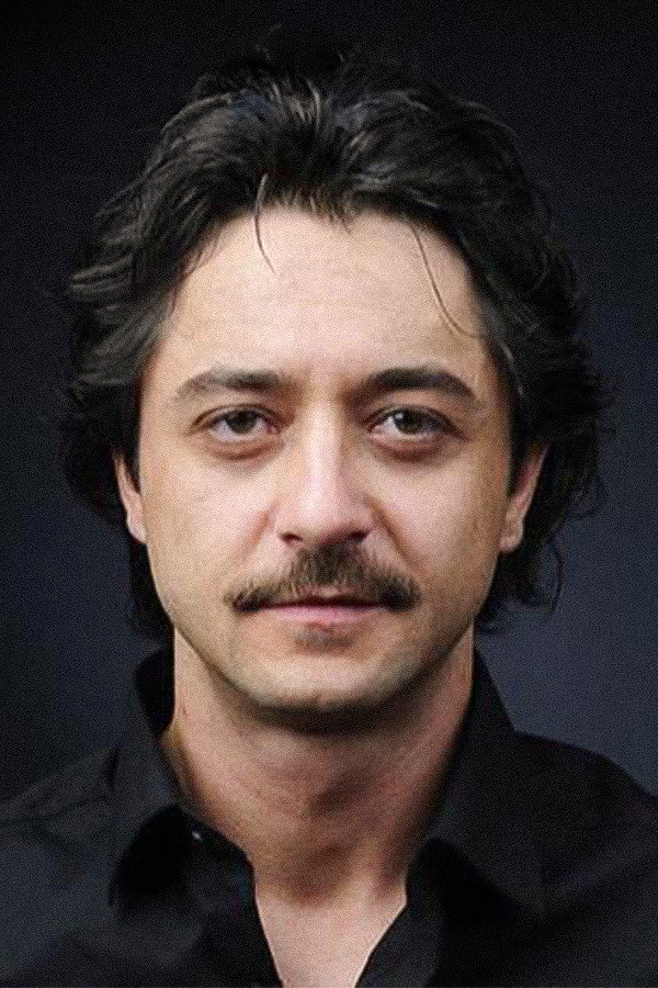 Gökçe Özyol as Barış Apaydın in Beautiful Charm