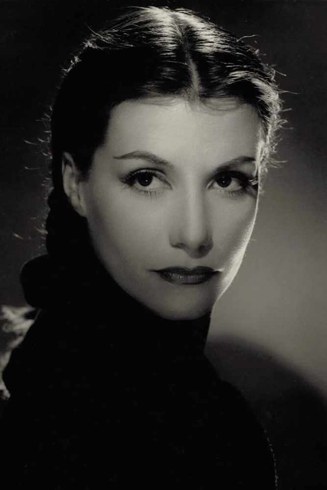 Véra Clouzot isLinda