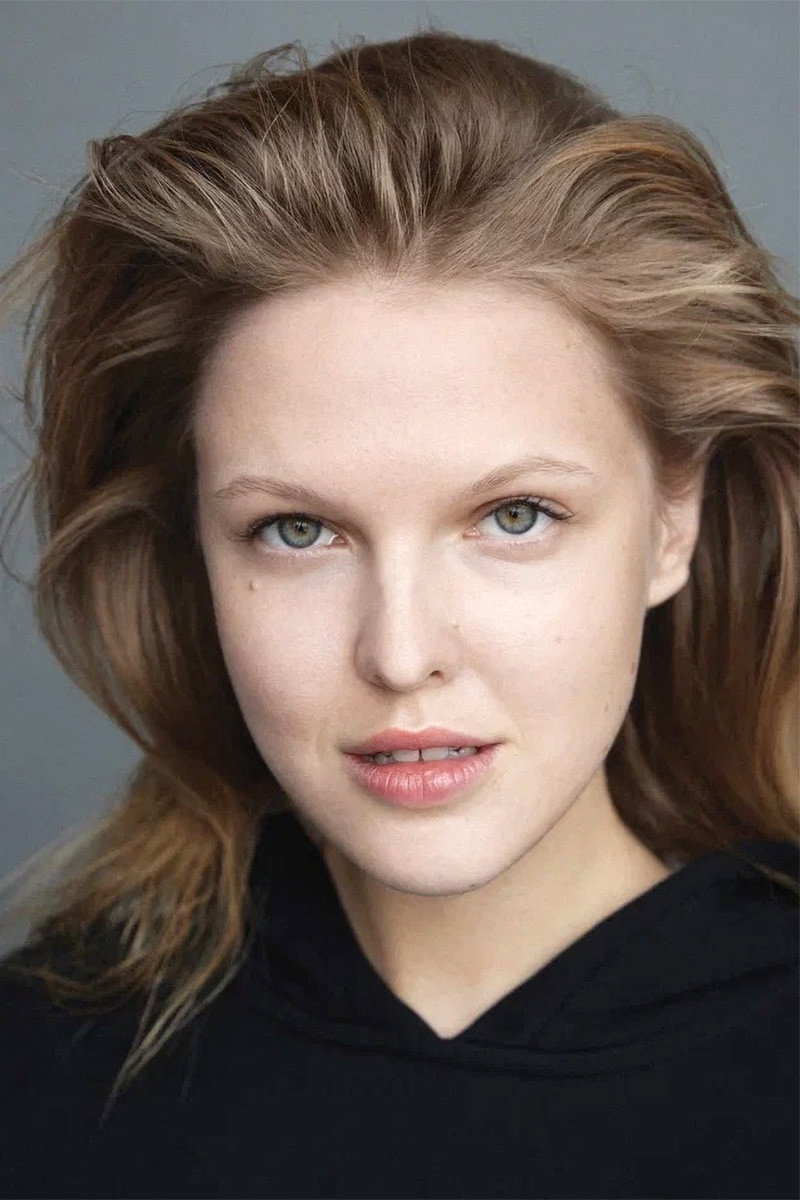 Стася Толстая as Julia in Minotaur