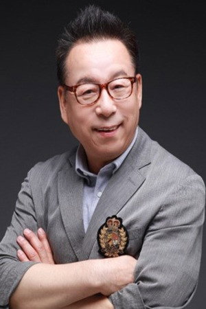 안병경 as Director in The 4th Innovator
