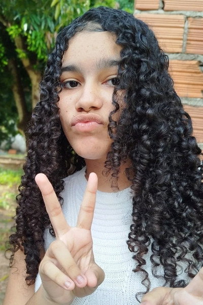 Sophya Santos as Sophya Santos in Um Olhar Adolescente: Recomeço