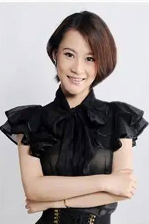 An Yaping as Jia Mudan in 玉海棠