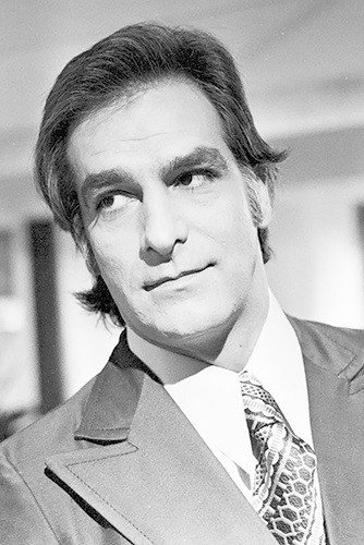 Herval Rossano as Pedro Lemos in À Sombra dos Laranjais