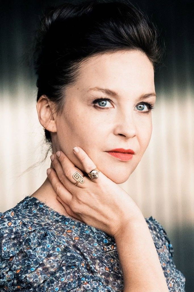 Valerie Koch as Sophie Charlotte in Sophie - Sissis kleine Schwester