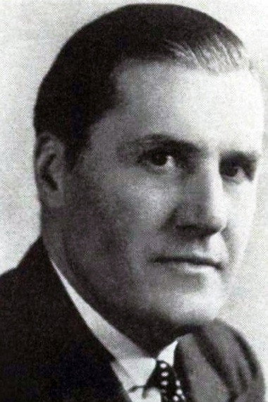 Jack Rutherford as Buffalo Bill Cody in Flaming Frontiers