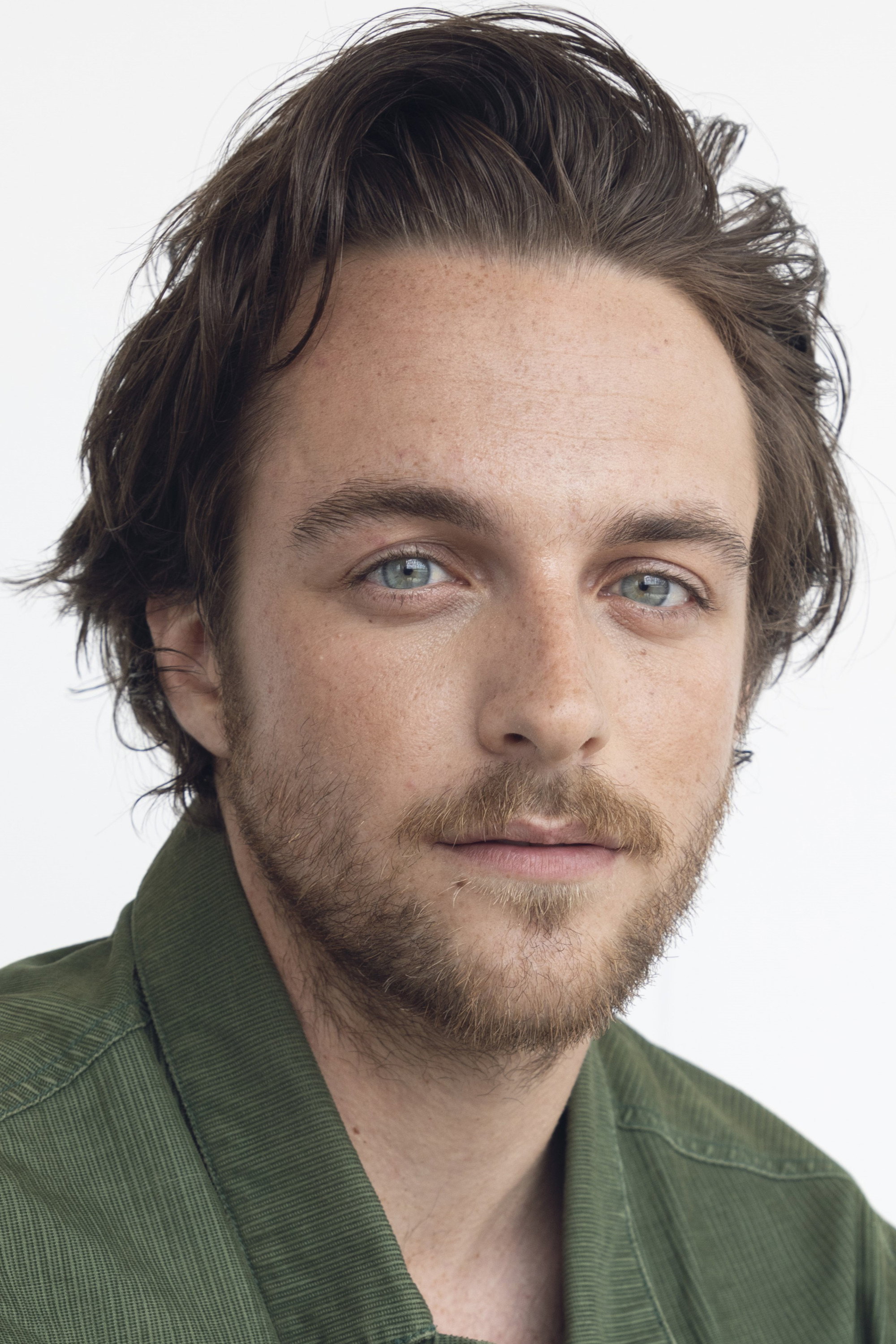 Rémi Goulet as Charlie Hall in The Marina