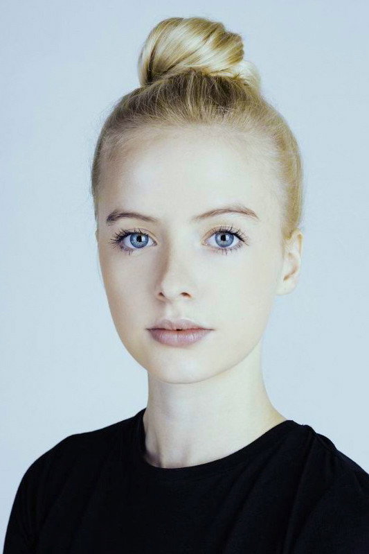 Jazzara Jaslyn as Miranda Hugo in Lioness