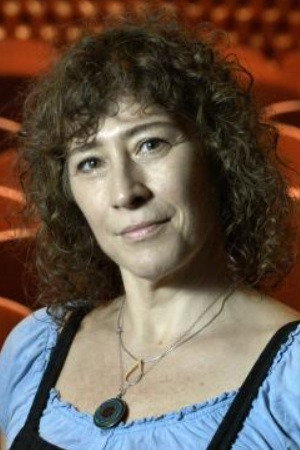 Carla Moscatelli as Laura in Feriados