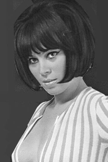 Cristina Penz as Suzanne in And Now... Make Your Peace with God