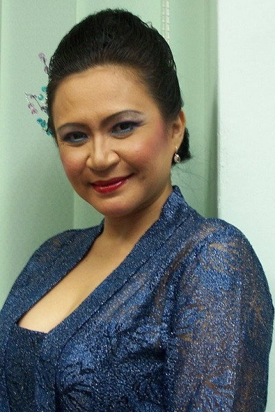 Azizah Mahzan as Maryam in Lelakimu Yang Dulu