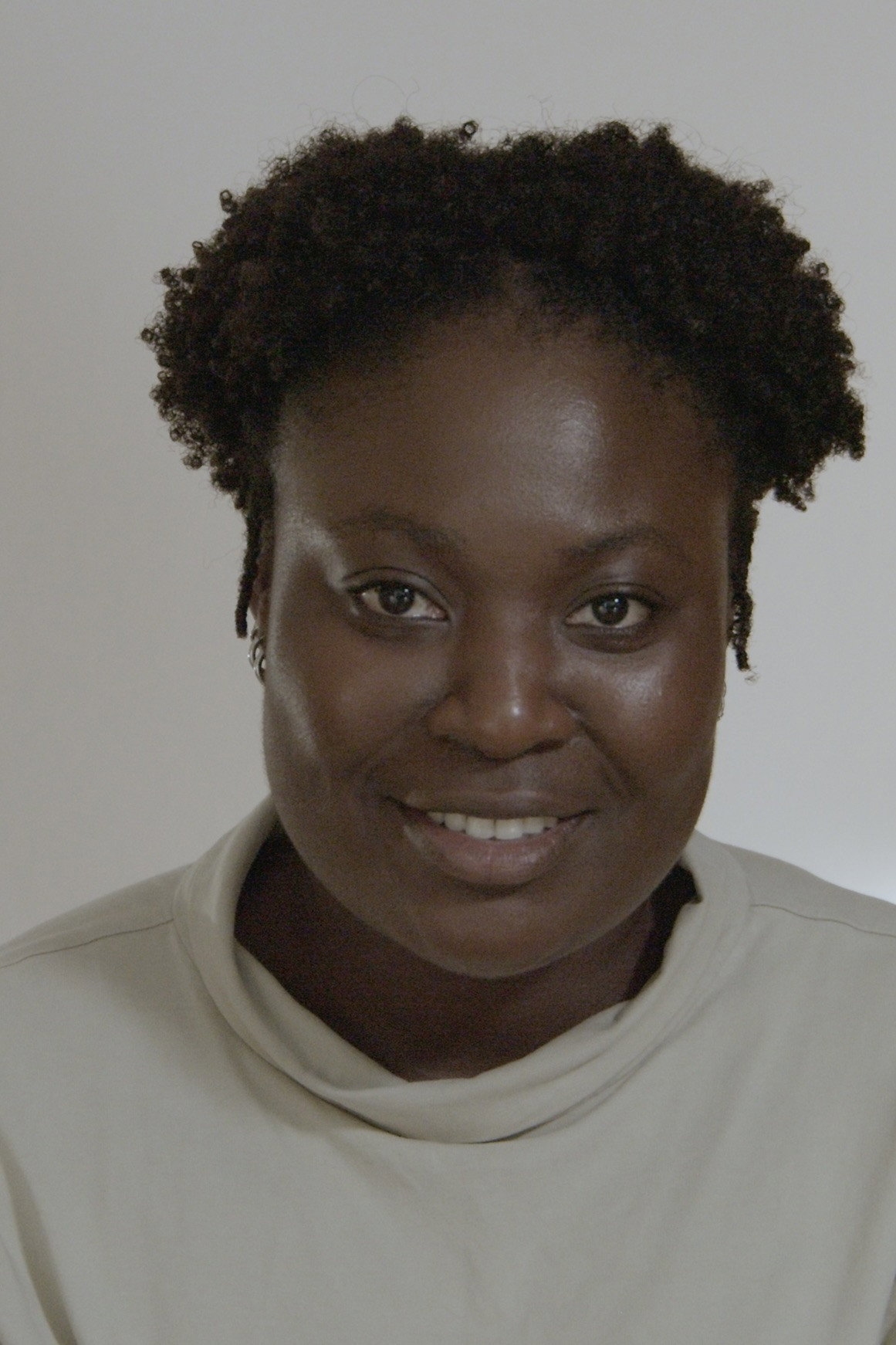 Patience Amankwah as Jules (de) in Lingua Amoris