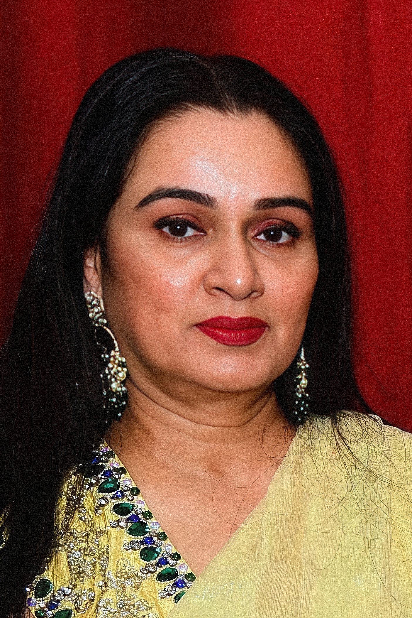 Padmini Kolhapure as Savitri Rao in Phata Poster Nikhla Hero