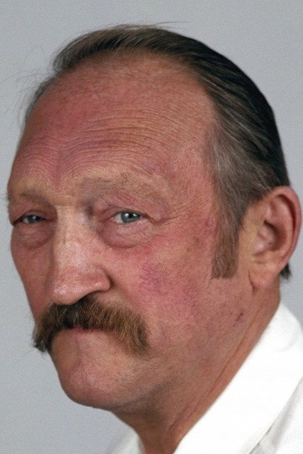 Ferenc Bencze as Bakter in Koportos