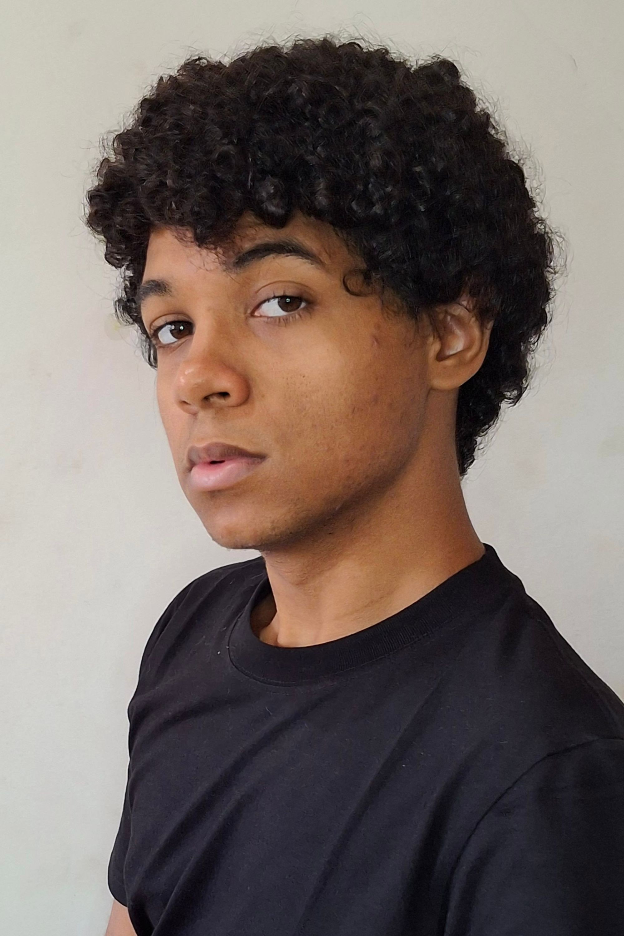 Matheus d'Novais as Betinho in Rumor