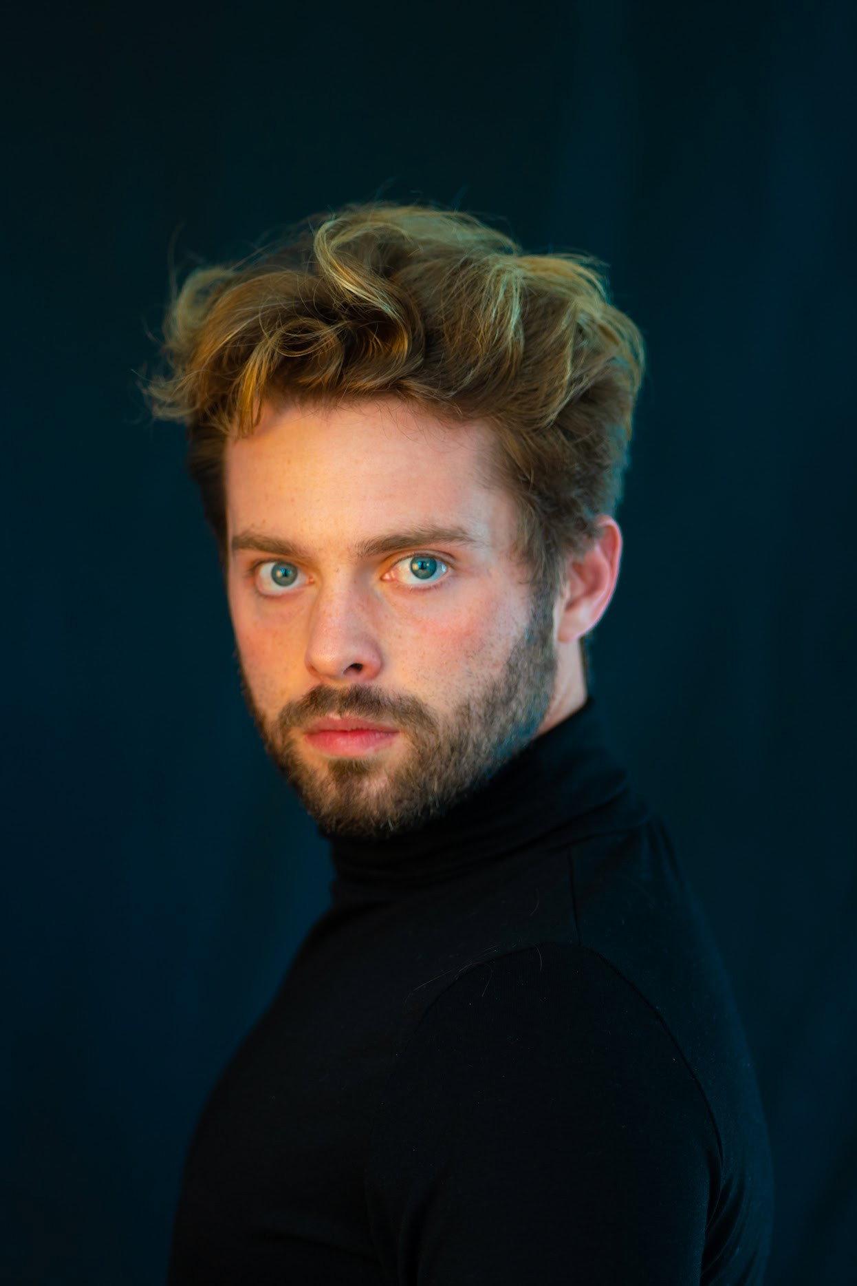 Cameron B Smith as Himself in The Loneliest Boy On Earth