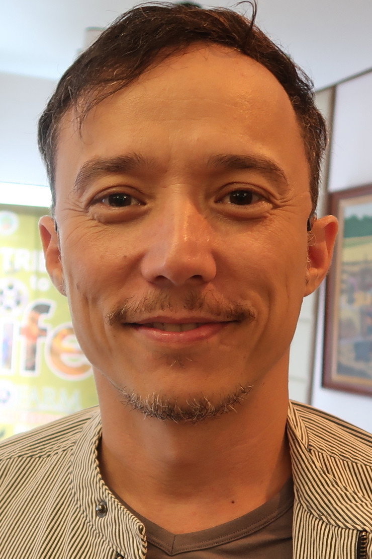 Epy Quizon as Epoy in Biglang Sibol, Bayang Impasibol