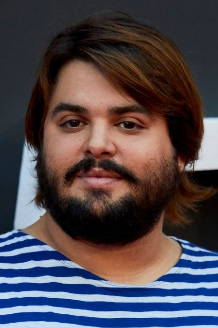 Brays Efe as Juan Paul in Looser