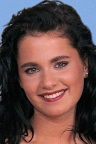 Demia Moor as Sarah in Cape Town 2