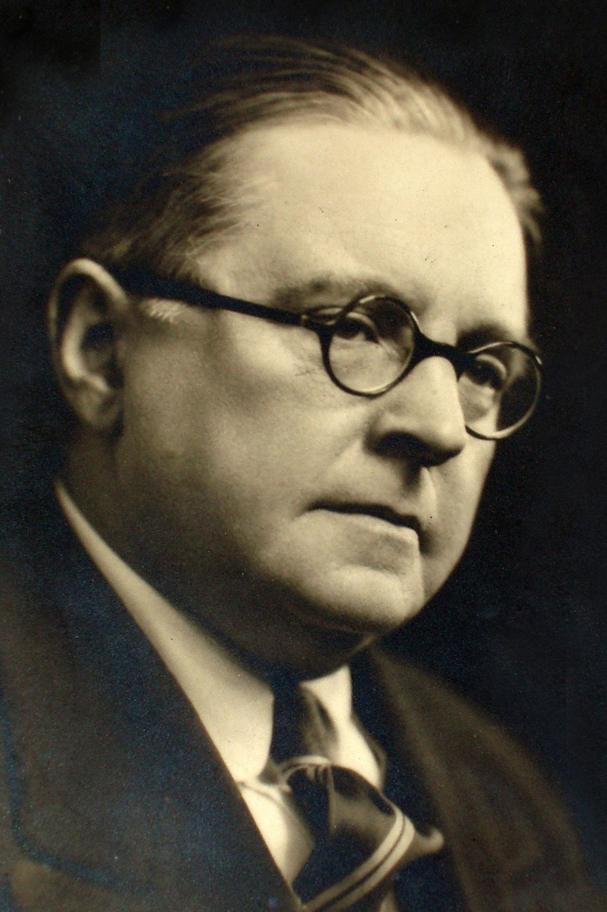 Nigel Playfair as Lord Portleigh in Perfect Understanding