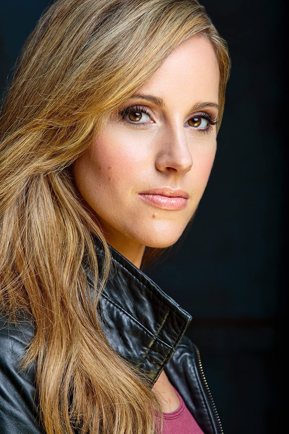 Louise Houghton as Veronica Sessions in Wilby Park