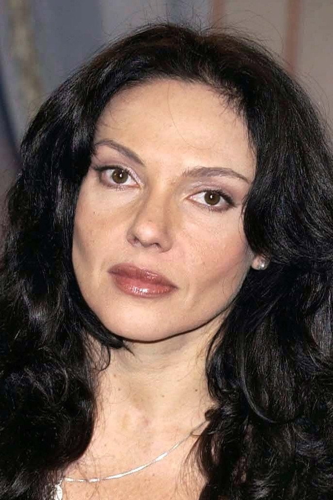 Gioia Scola as Marcella in Anemia