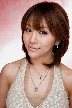 Miracle Hikaru as Nao Chiga in Itai/Omoi