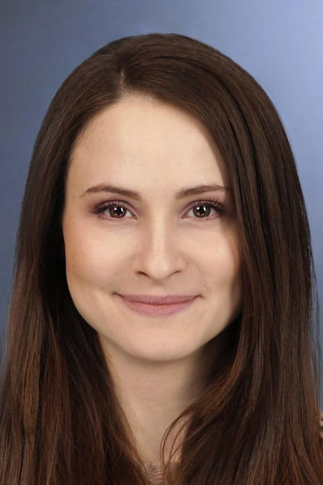 Дар'я Баріхашвілі as Olesia in Homeward
