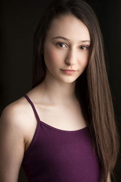 Yael Yurman as Marah Mularkey in Firefly Lane