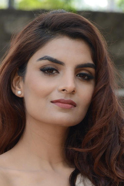 Anveshi Jain as Martin's girlfriend in Martin