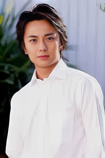 清水一希 as Don Dogoier / Gokai Green in Kaizoku Sentai Gokaiger