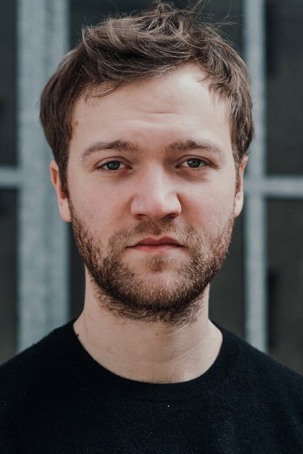 Vincent Redetzki as Andreas Kaustinger "Kausti" in Mittlere Reife