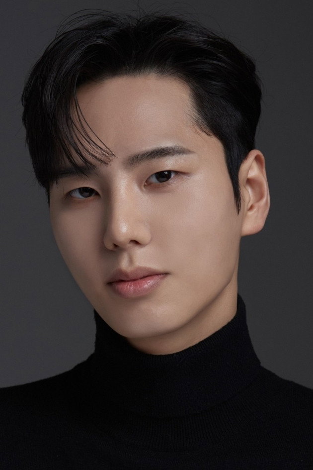 서승현 as Park Tae-jun in Always Meet Again