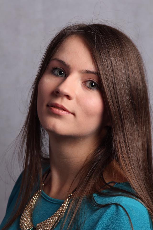 Jamie-Lee Beacher as Fight Punter / Casino Worker in Firrkie