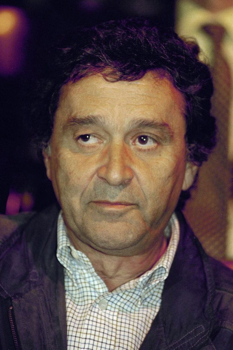 José Fonseca e Costa as Bernardo in Duplo Exilio