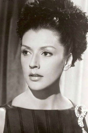 Susana Campos as Petra in Mi calle