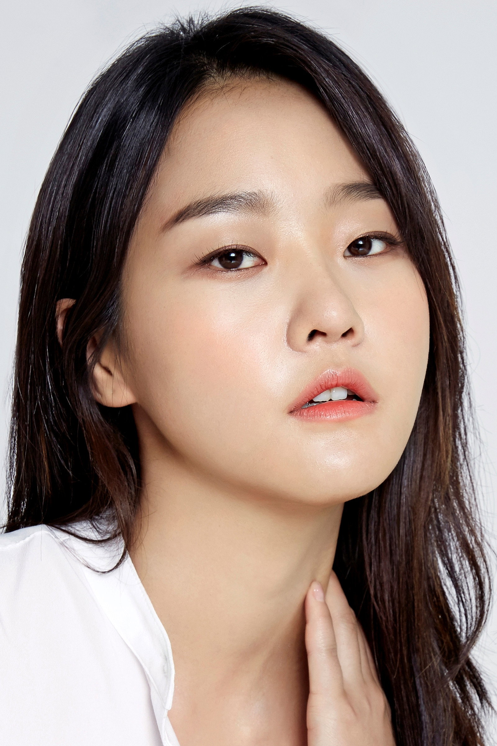 강승현 as Sally Kim in Partners for Justice
