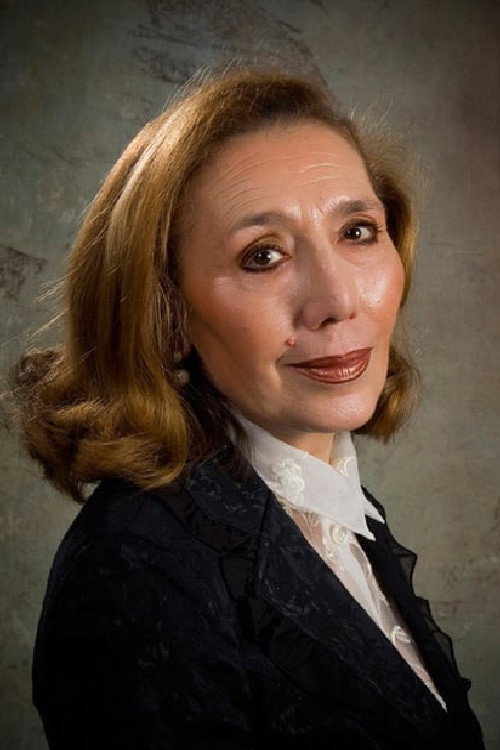 Dobrila Ćirković as Tetka in Over the Threshold