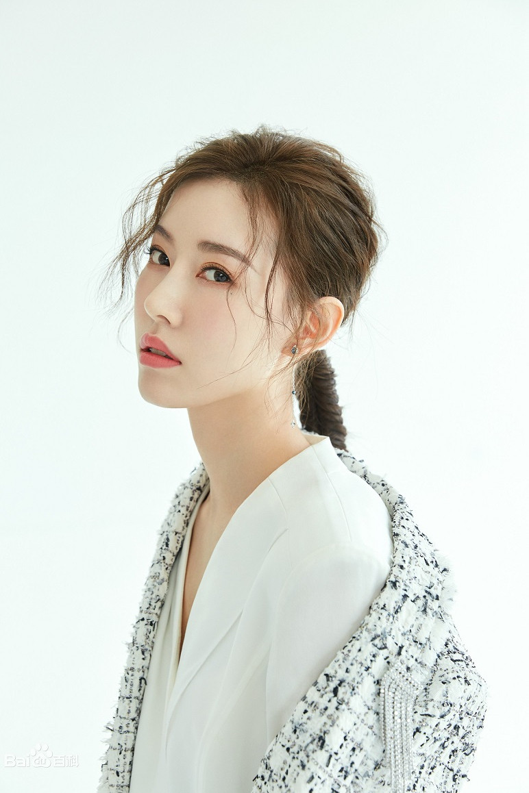 Shi Qingyan as Ling Yin in A Forbidden Marriage