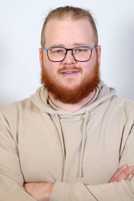 Nataniel Nordnes as Pelle in Mordir Actum