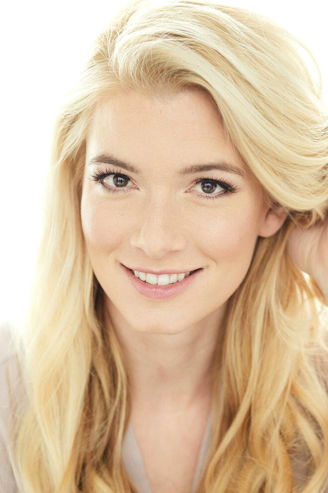 Haley Higgins as Shannon in Marley & Me
