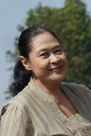 Ivonne Dahler as Mrs. Dar in Black Blood