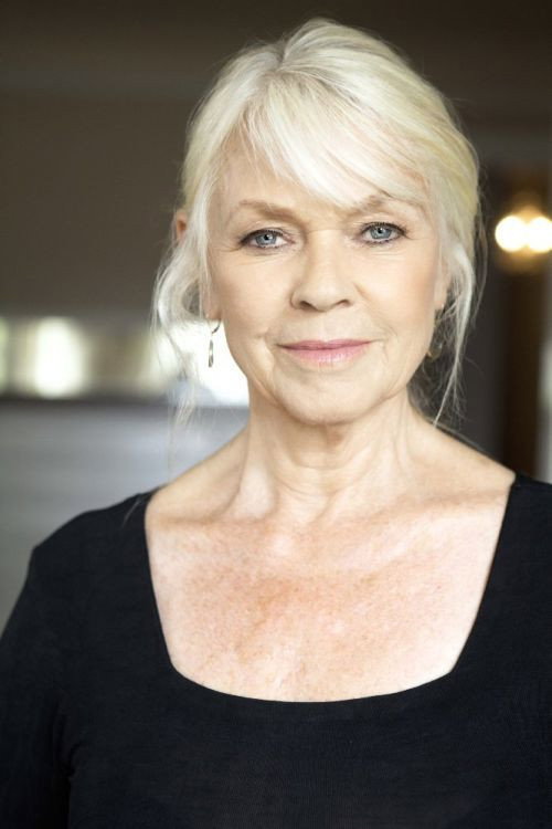 Flo Lawrence as Pat in Schizoid