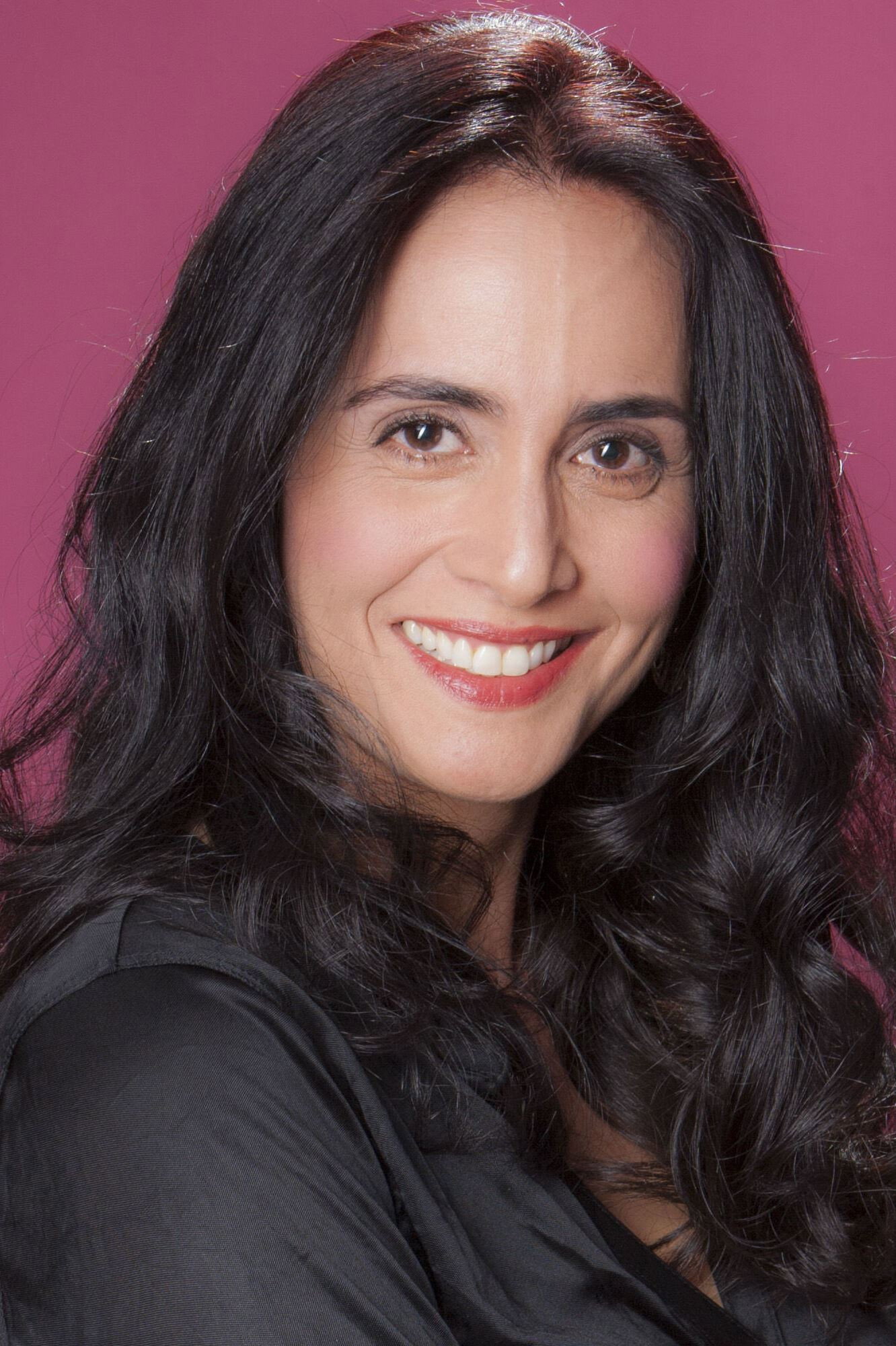 Marcela Vanegas as Mamá in Ruido Capital