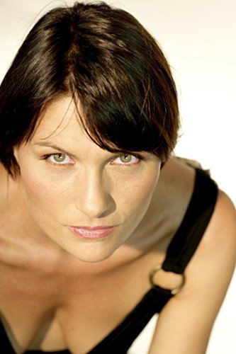 Barbara Mautino as Ivana in Amorfù
