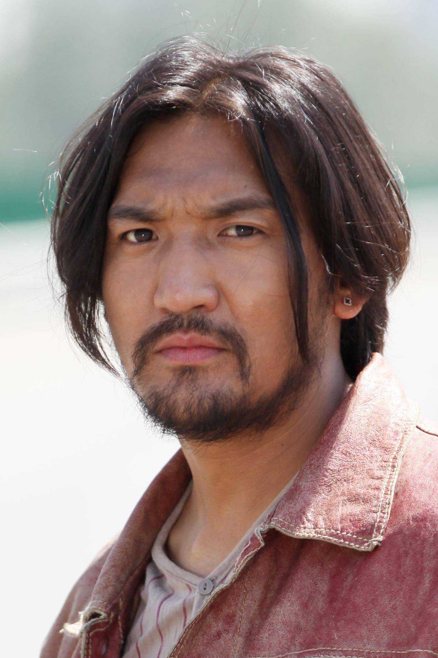 金巴 as Taso in Born to Be Alive