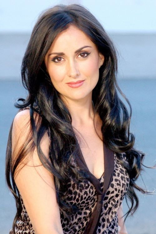 Leslie Garza as Sexicana in Vampiro
