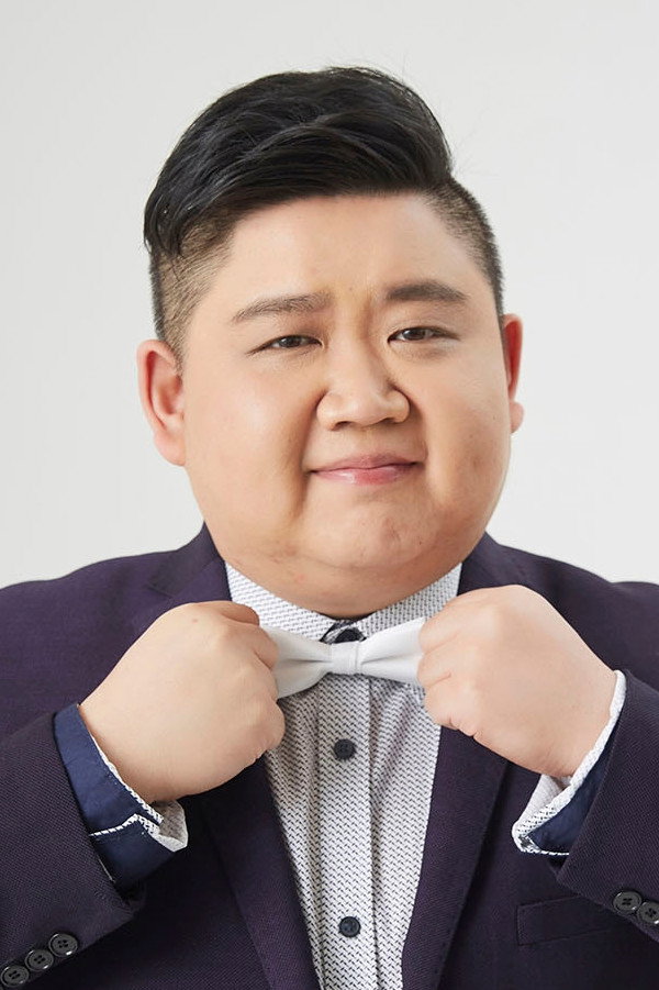 张艺骞 as Hong Shaochun in Heroes Of Nanqiao Mechanical Engineering